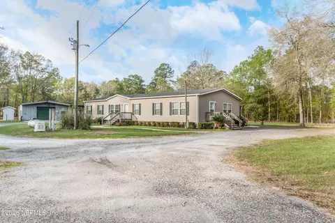 5932 Woodlawn Rd, Macclenny, FL 32063