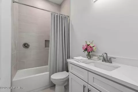 Bath - 125 Spoonbill Point Ct, Saint Augustine, FL 32080 photo 4 of 13