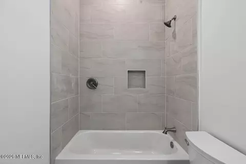 Bath - 125 Spoonbill Point Ct, Saint Augustine, FL 32080 photo 6 of 13