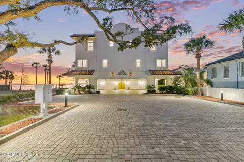 1616 River Rd #102, Jacksonville, FL 32207