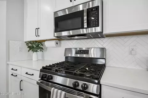 Kitchen - 226 Tower Ct, Saint Augustine, FL 32092 photo 2 of 5
