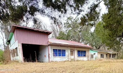 435 W River Rd, Palatka, FL 32177