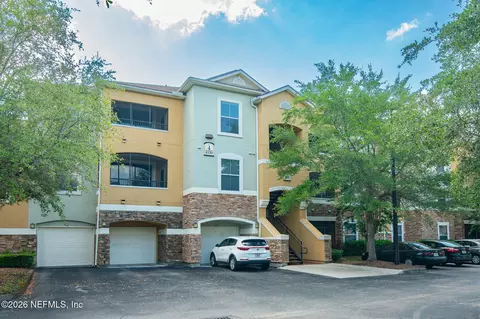 8539 Gate Pkwy #424, Jacksonville, FL 32216