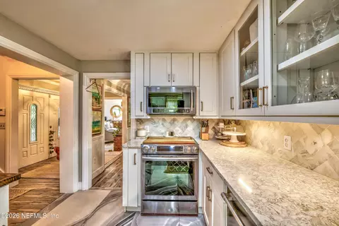 Kitchen - 13380 Eynon Dr, Jacksonville, FL 32258 photo 4 of 5