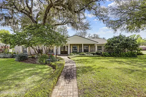 8691 San Servera Dr W, Jacksonville, FL 32217