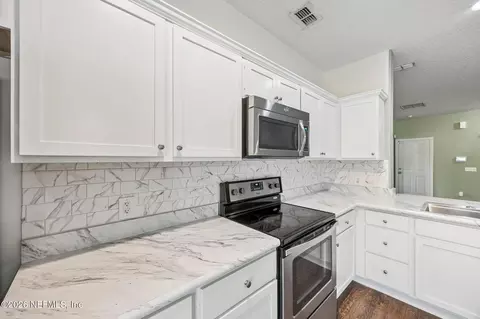 Kitchen - 87122 Villa Ln, Yulee, FL 32097 photo 2 of 2
