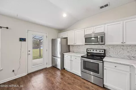 Kitchen - 87122 Villa Ln, Yulee, FL 32097 photo 1 of 2