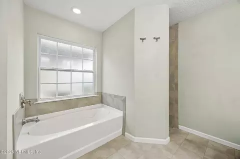 Bath - 87122 Villa Ln, Yulee, FL 32097 photo 2 of 3