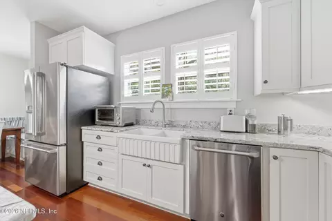 Kitchen - 17 Sylvan Dr, Saint Augustine, FL 32084 photo 4 of 7
