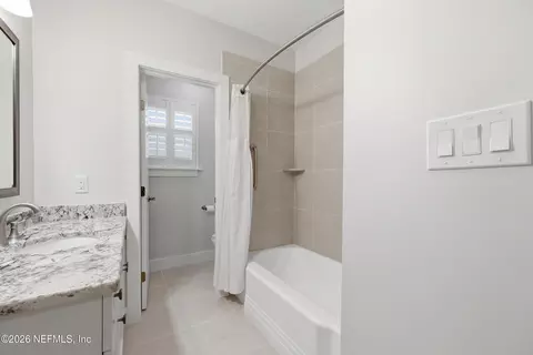 Bath - 17 Sylvan Dr, Saint Augustine, FL 32084 photo 5 of 8
