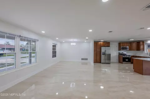 8833 Coventry Ct, Jacksonville, FL 32257