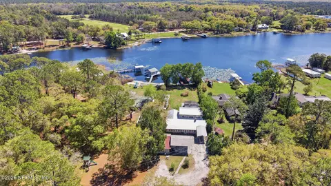 118 Parkin Rd, Pomona Park, FL 32181