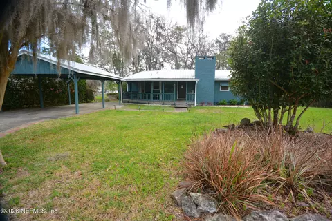 176 Lake Dr, Florahome, FL 32140