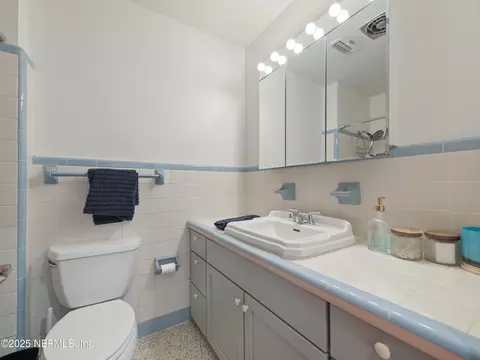 Bath - 205 Coquina Ave, Saint Augustine, FL 32080 photo 4 of 5