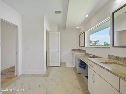 Bath - 205 Coquina Ave, Saint Augustine, FL 32080 photo 2 of 5