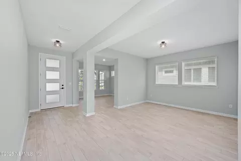 Living - 812 Windley Dr, Saint Augustine, FL 32092 photo 3 of 10
