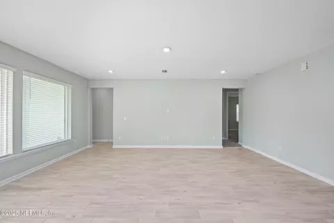 Living - 812 Windley Dr, Saint Augustine, FL 32092 photo 7 of 10