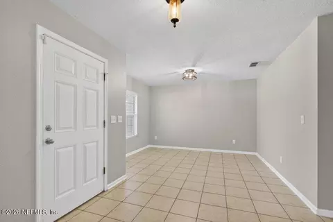 Entry Way - 471 S Hamilton Springs Rd, Saint Augustine, FL 32084 photo 2 of 5