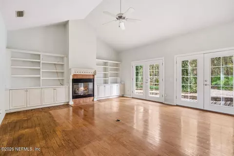 Living - 4002 Moultrie Foreside Blvd, Saint Augustine, FL 32086 photo 2 of 5