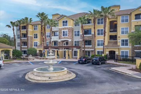 8539 Gate Pkwy W #438, Jacksonville, FL 32216