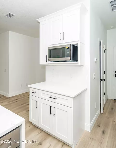 Kitchen - 4298 Wolfe Dr, Macclenny, FL 32063 photo 4 of 5