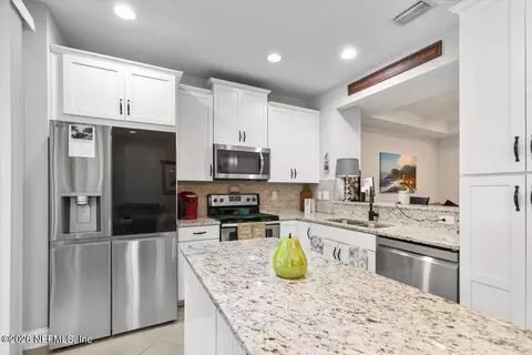 Kitchen - 132 Via Sonrisa, Saint Augustine, FL 32092 photo 2 of 3
