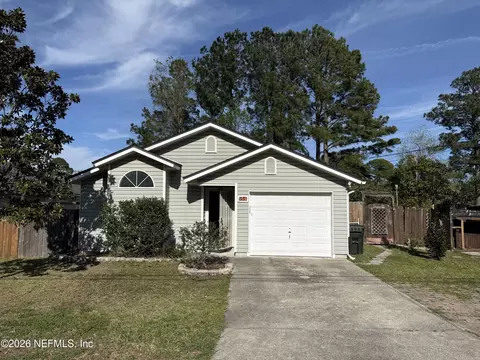 446 Vermont Ave, Green Cove Springs, FL 32043