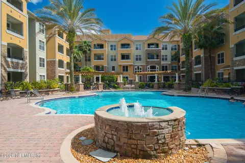 8539 Gate Pkwy #433, Jacksonville, FL 32216