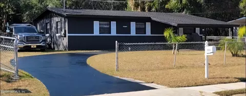 8524 Howell Dr, Jacksonville, FL 32208