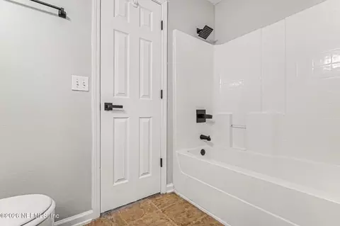 Bath - 782 Scrub Jay Dr, Saint Augustine, FL 32092 photo 3 of 4