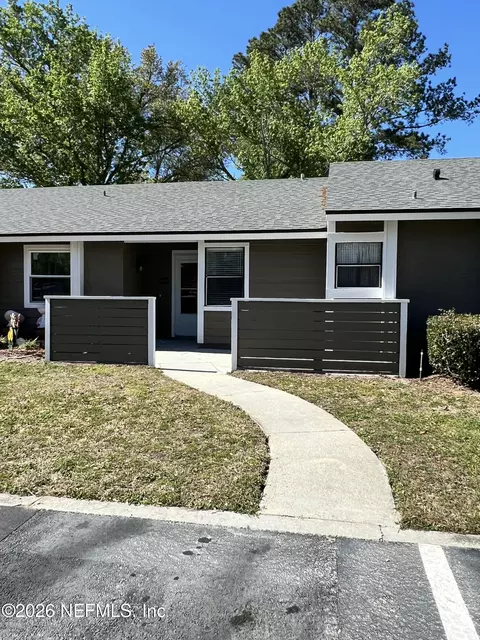 8322 Derbyshire Pl, Jacksonville, FL 32244