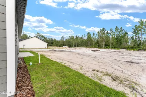 Exterior - 9284 SW Cr 18, Hampton, FL 32044 photo 4 of 6