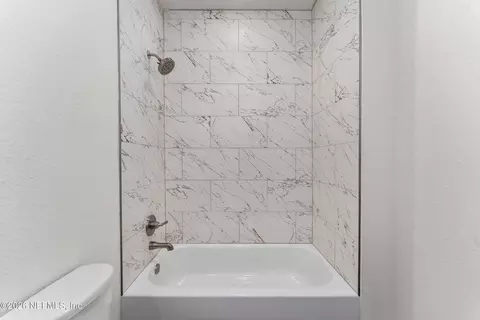 Bath - 9284 SW Cr 18, Hampton, FL 32044 photo 5 of 5