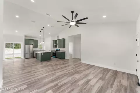 Living - 9284 SW Cr 18, Hampton, FL 32044 photo 2 of 2