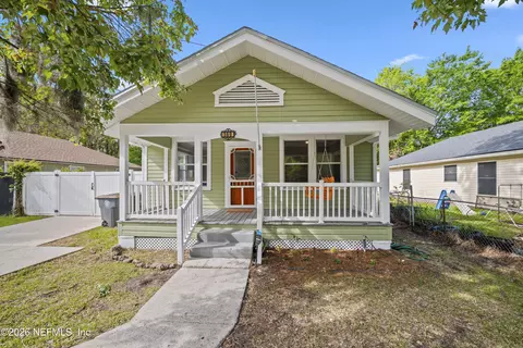 560 Comet St, Jacksonville, FL 32205