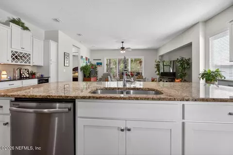 Kitchen - 65 Daniel Creek Ct, Saint Augustine, FL 32095 photo 6 of 8