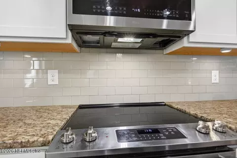 Kitchen - 65 Daniel Creek Ct, Saint Augustine, FL 32095 photo 4 of 8