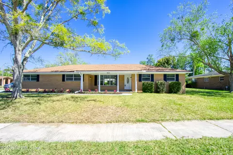 9015 Southwark Dr N, Jacksonville, FL 32257