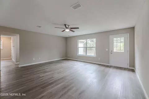 Living - 67104 Elnora Ln, Yulee, FL 32097 photo 3 of 7