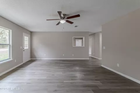 Living - 67104 Elnora Ln, Yulee, FL 32097 photo 6 of 7