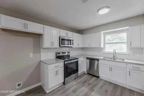 Kitchen - 67104 Elnora Ln, Yulee, FL 32097 photo 1 of 2