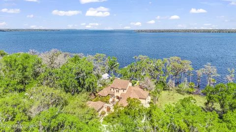 530 Clifton Rd, Crescent City, FL 32112