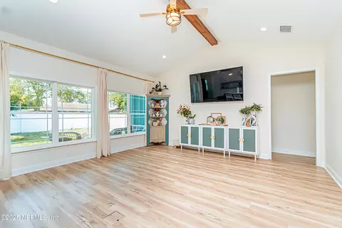 Living - 4282 Wolfe Dr, Macclenny, FL 32063 photo 1 of 2