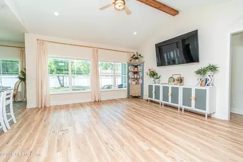 Living - 4282 Wolfe Dr, Macclenny, FL 32063 photo 2 of 2