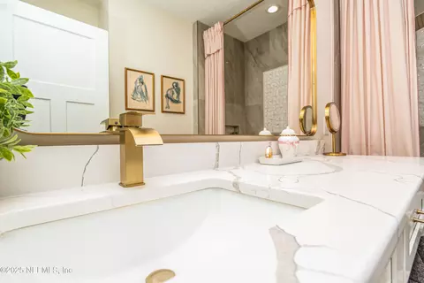 Bath - 4282 Wolfe Dr, Macclenny, FL 32063 photo 4 of 10
