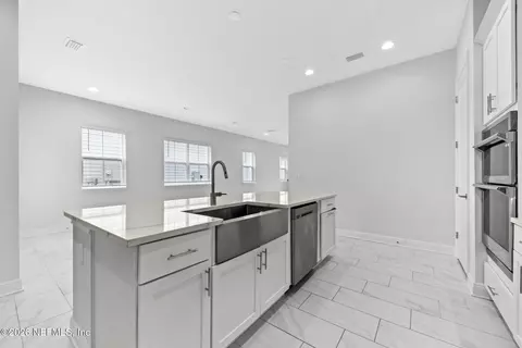 Kitchen - 467 Rum Runner Way, Saint Johns, FL 32259 photo 4 of 4