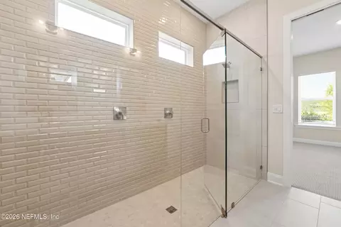 Bath - 318 Bedford Ter, Saint Augustine, FL 32092 photo 2 of 4