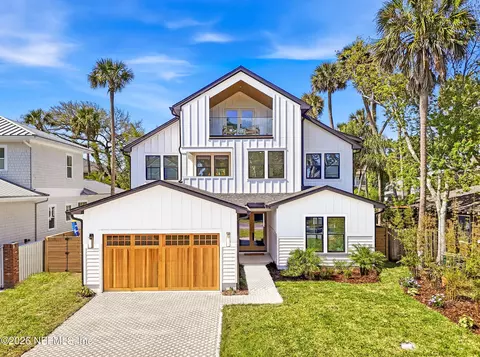 371 9th St, Atlantic Beach, FL 32233