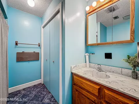 Bath - 26504 Sheared Stokes Rd, Hilliard, FL 32046 photo 5 of 8