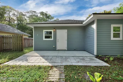 Exterior - 1148 Tocoi Rd, Saint Augustine, FL 32084 photo 2 of 8